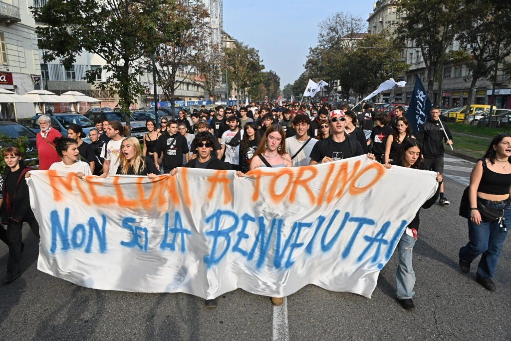Proteste contro Meloni a Torino