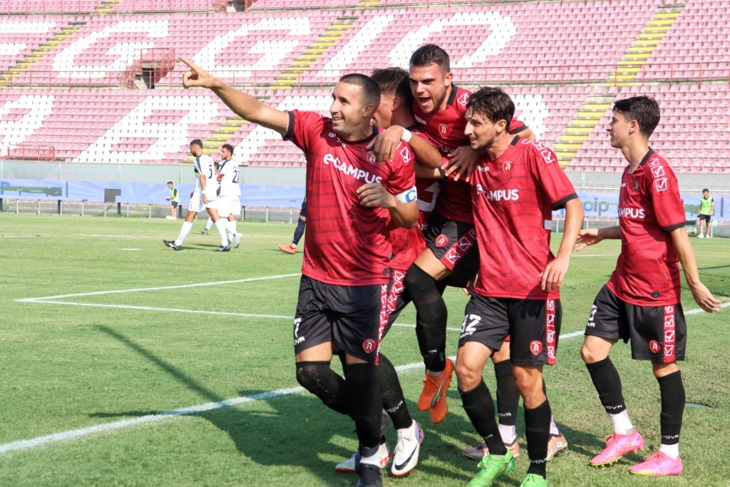 Reggina Fenice-Licata gol rigore Barillà esultanza