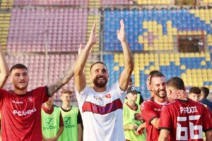 Reggina Fenice-Lamezia saluto finale tifosi Curva Sud Martinez