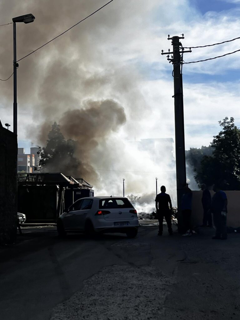incendio rifiuti viale marconi