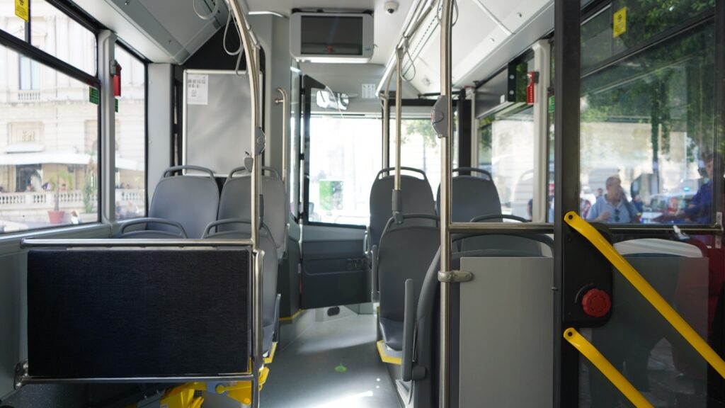 autobus atam palazzo san giorgio