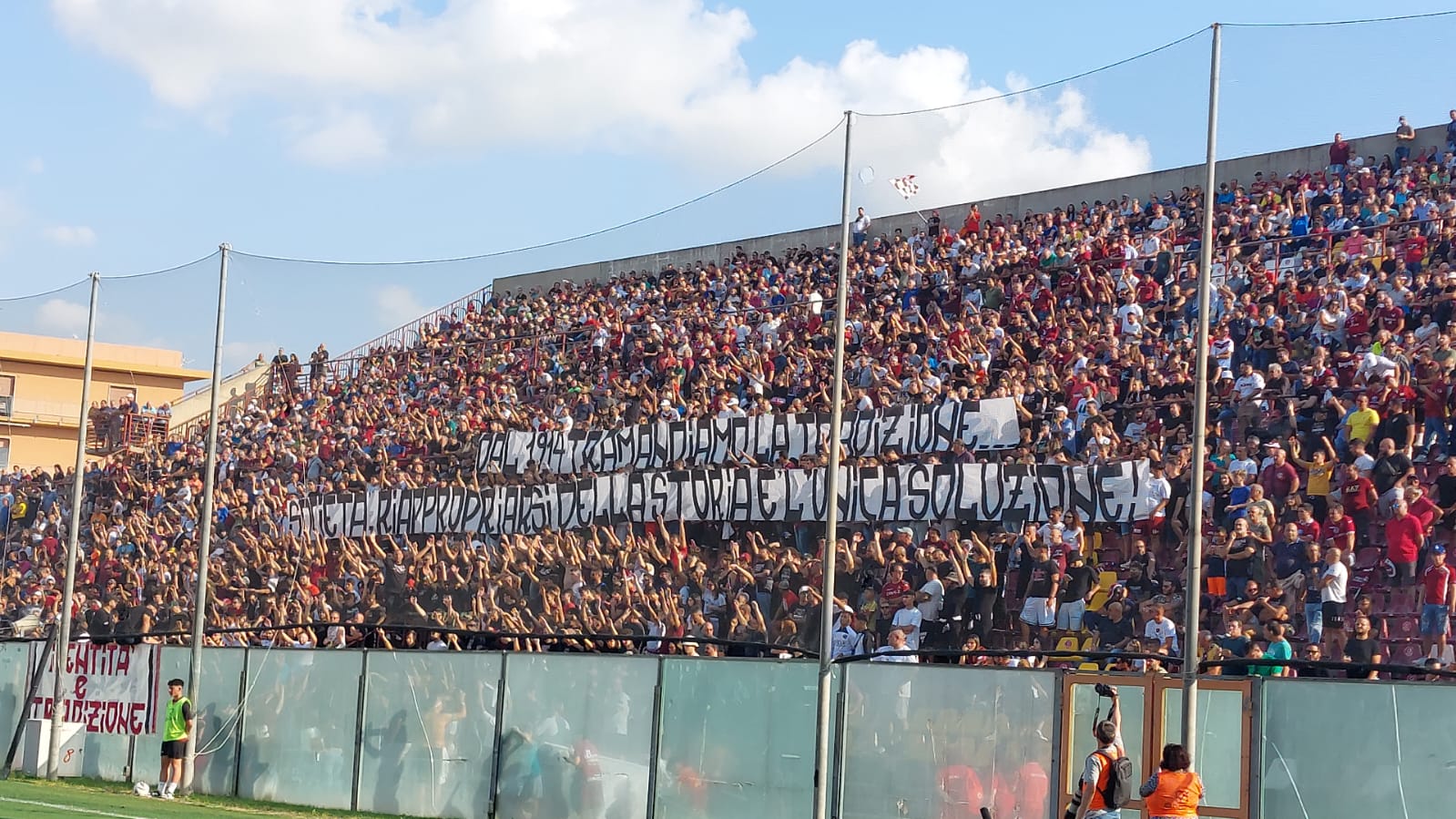 reggina fenice siracusa tifosi striscione