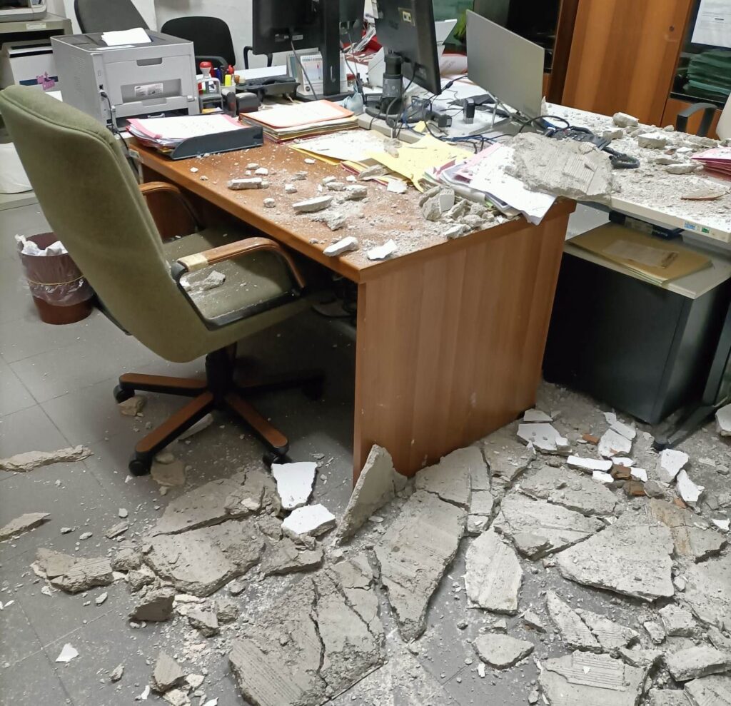 tetto caduto procura