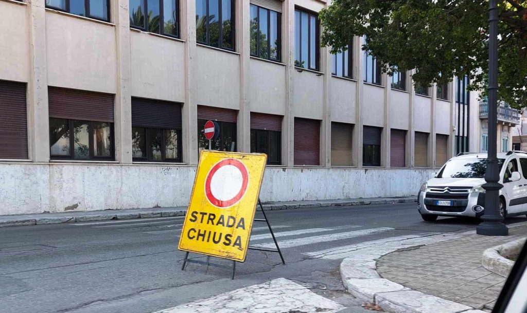 via marina chiusa per lavori