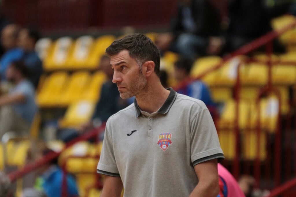 COACH JUANRA