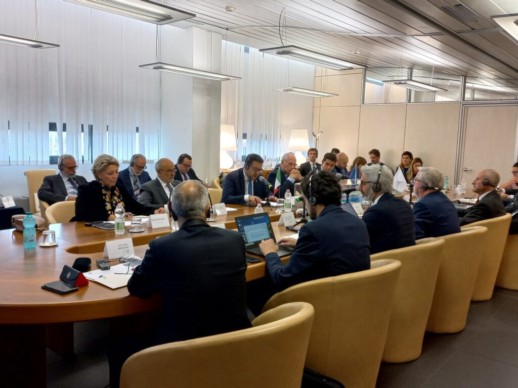 Il tavolo di incontro