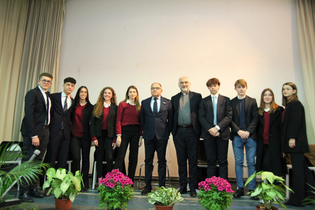Procuratore De Lucia e giovani