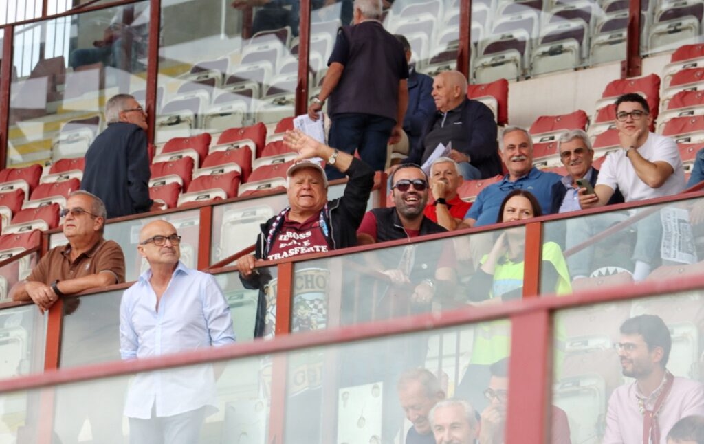 Reggina Fenice Amaranto-Trapani tifosi tribuna coperta
