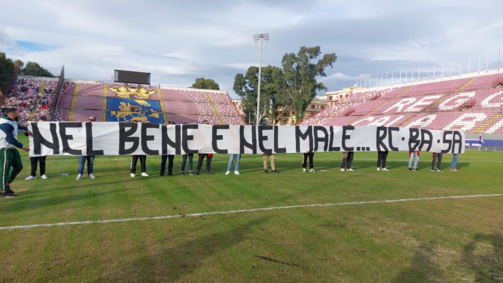 Reggina Fenice Amaranto-Vibonese striscione gemellaggio