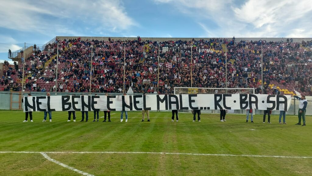 Reggina Fenice Amaranto-Vibonese striscione gemellaggio