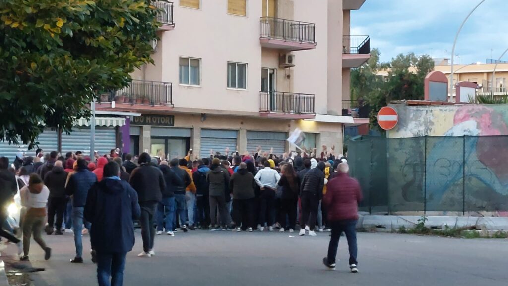 Reggina Fenice-Real Casalnuovo contestazione fuori dal Granillo