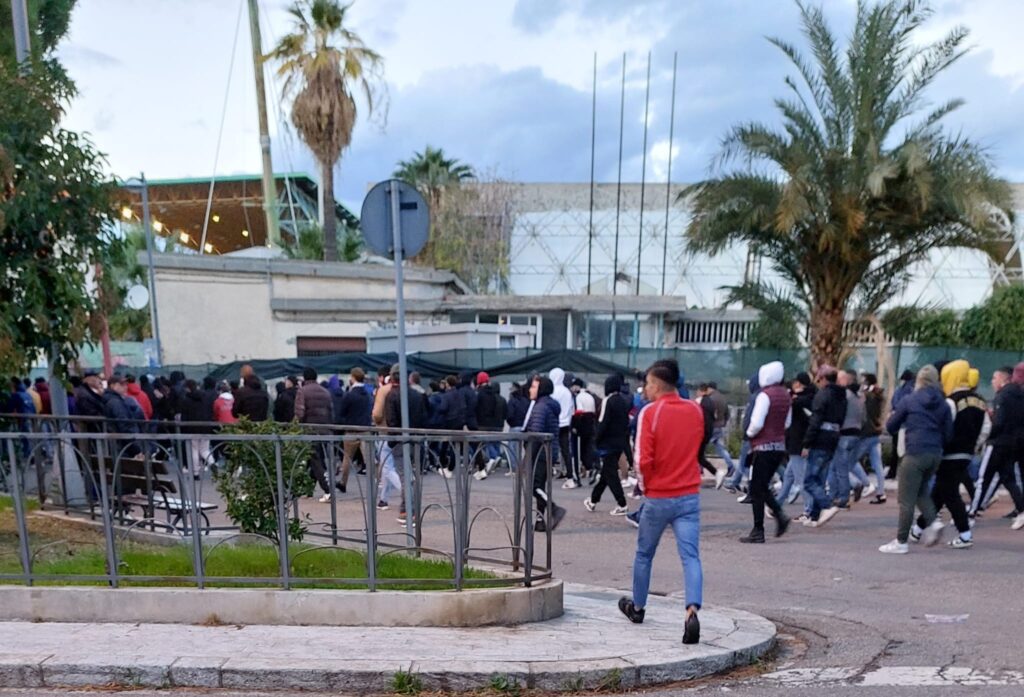 Reggina Fenice-Real Casalnuovo contestazione fuori dal Granillo