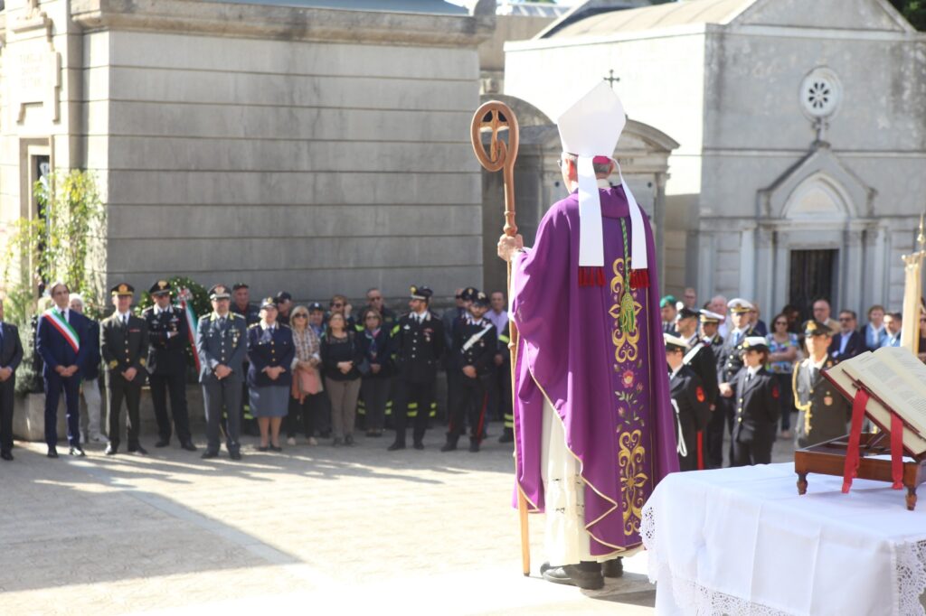 Commemorazioni dei Defunti a Reggio Calabria, Santa Messa al cimitero