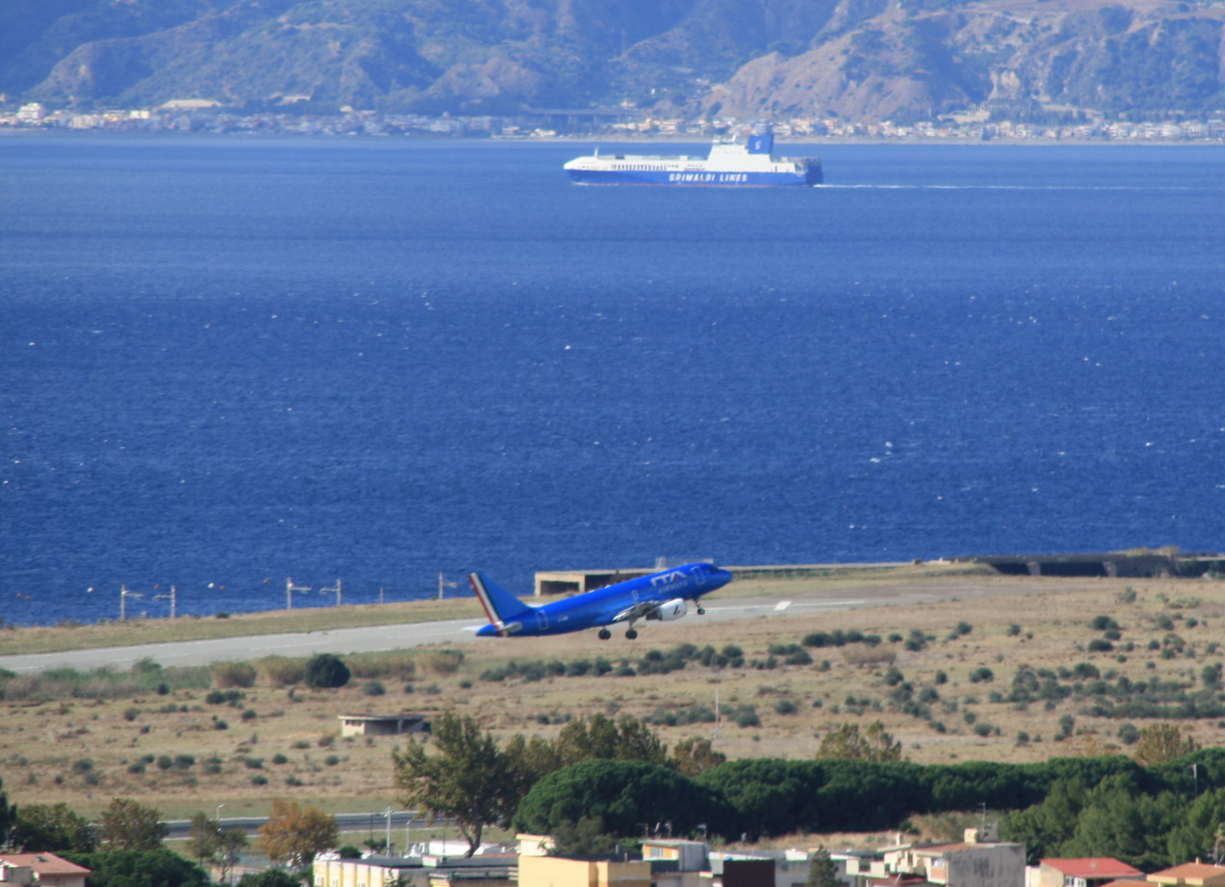 decollo aereo aeroporto reggio calabria (2)