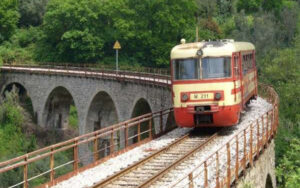 ferrovie-calabro-lucane-treno14_cinquefrondi-gioiatauro-sangiorgiomorgeto