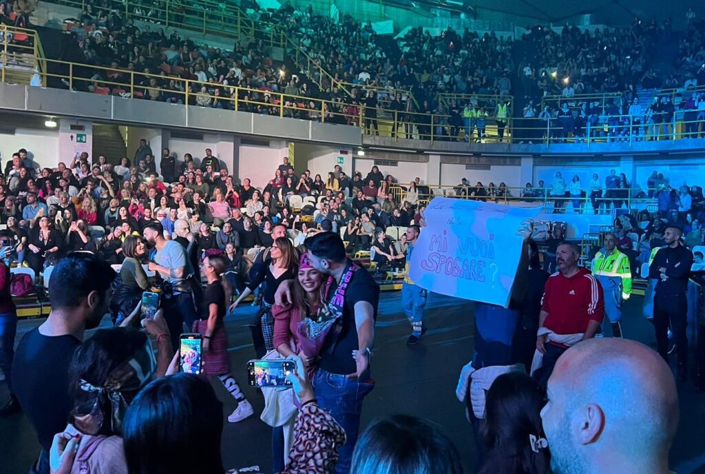 mi vuoi sposare proposta matrimonio concerto ligabue