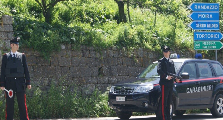 Messina: dopo un litigio lo investe, 21enne arrestato per tentato o… Messina: dopo un litigio lo investe, 21enne arrestato per tentato o…