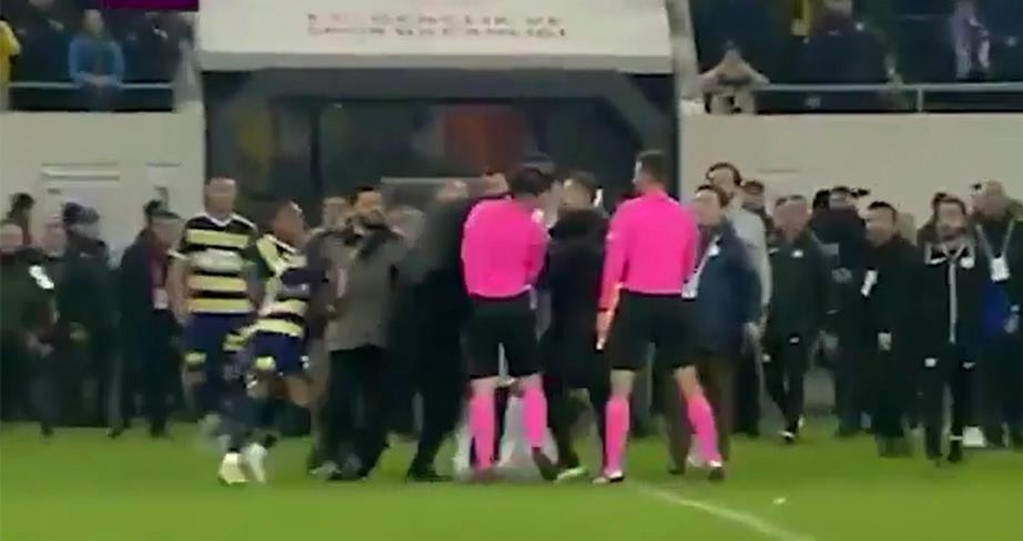 Aggressione arbitro in Turchia