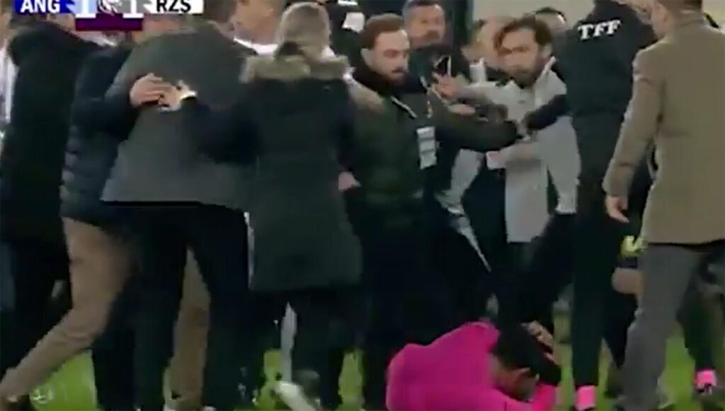 Aggressione arbitro in Turchia
