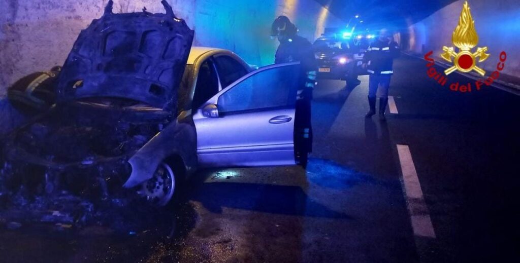 incendio auto messina