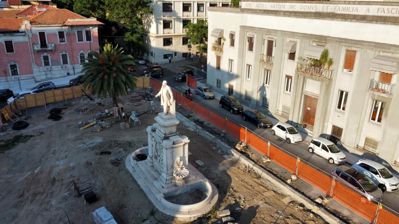 Piazza De Nava