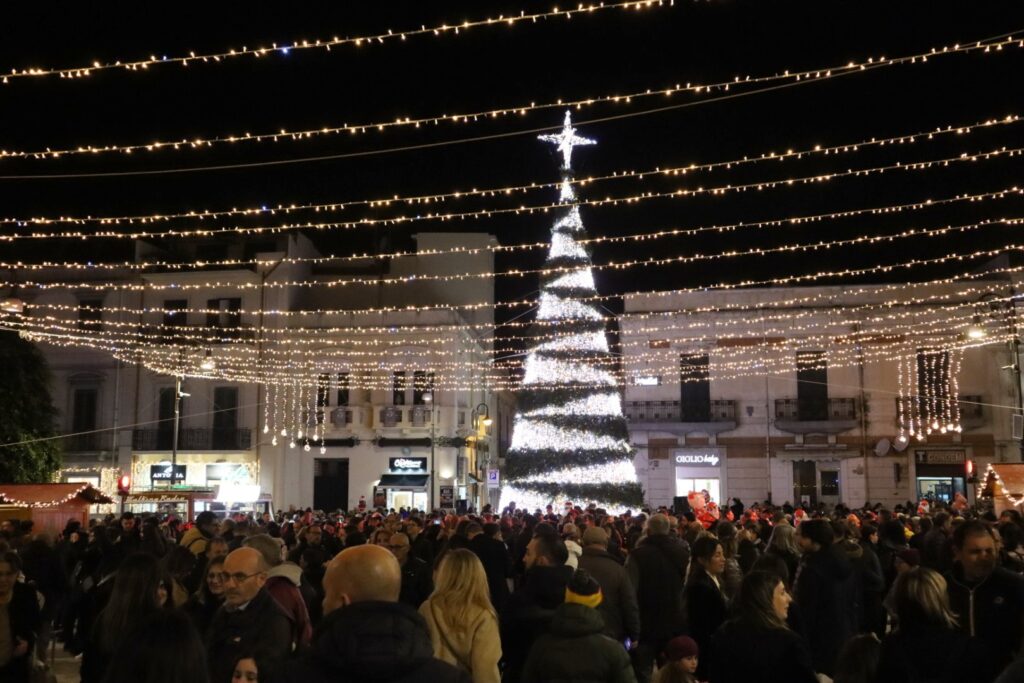 accensione albero natale reggio 2023