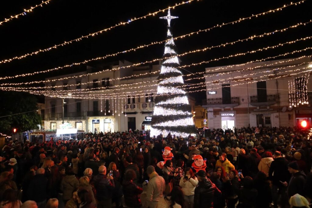accensione albero natale reggio 2023
