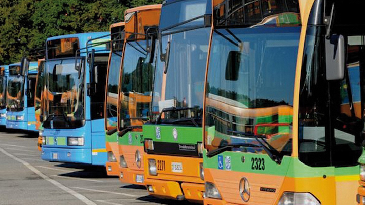autobus trasporto pubblico