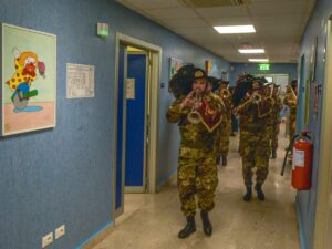 esercito bambini reparti pediatrici (2)