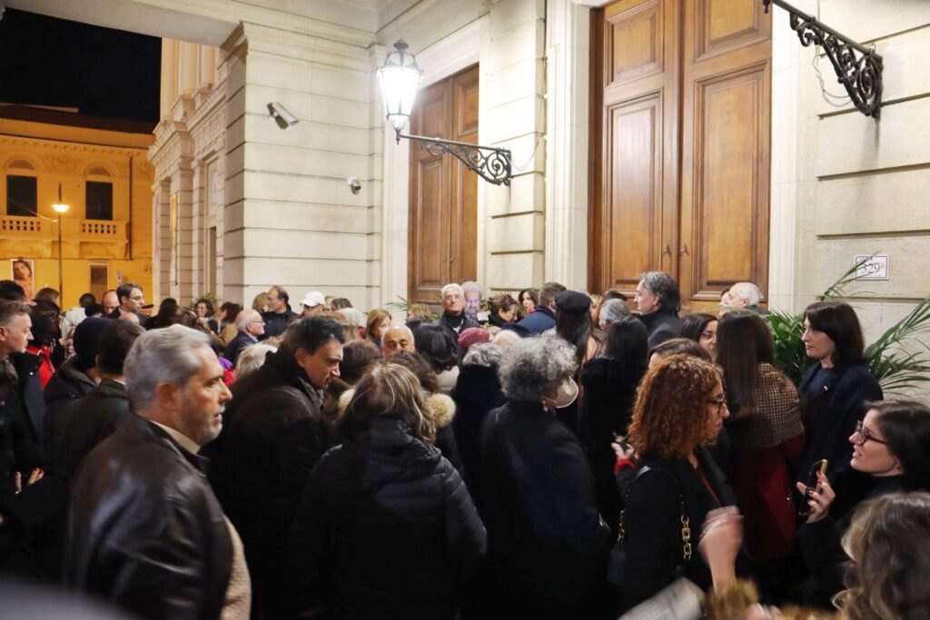 semidei documentario bronzi