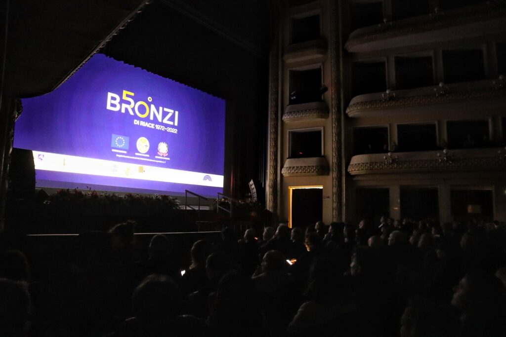 semidei documentario bronzi (1)