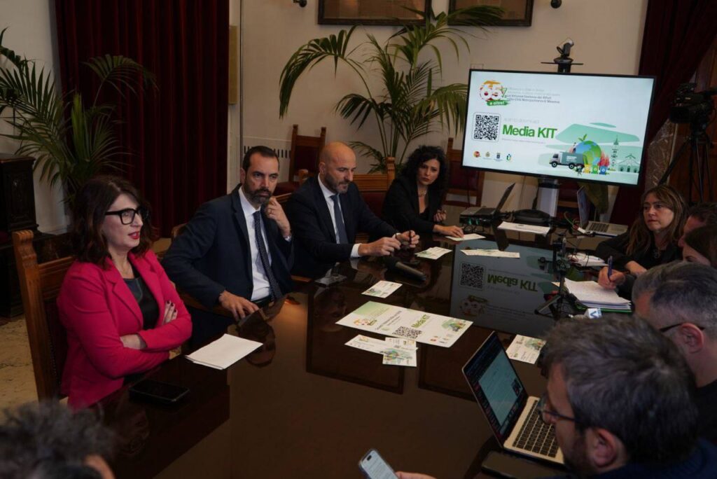 Conferenza stampa differenziata messina (2)