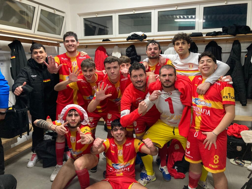 Esultanza a fine partita del MESSINA FUTSAL