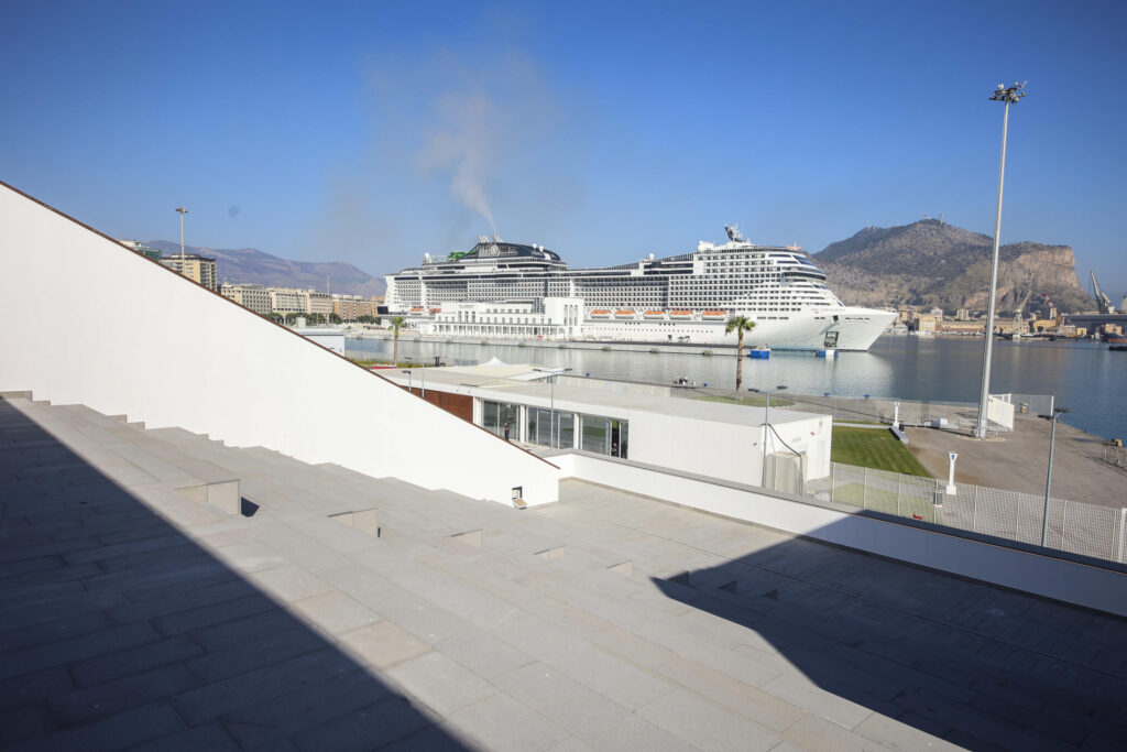 Porti: Palermo cambia volto, si inaugura molo trapezoidale