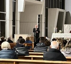 foto incontro truffa anziani