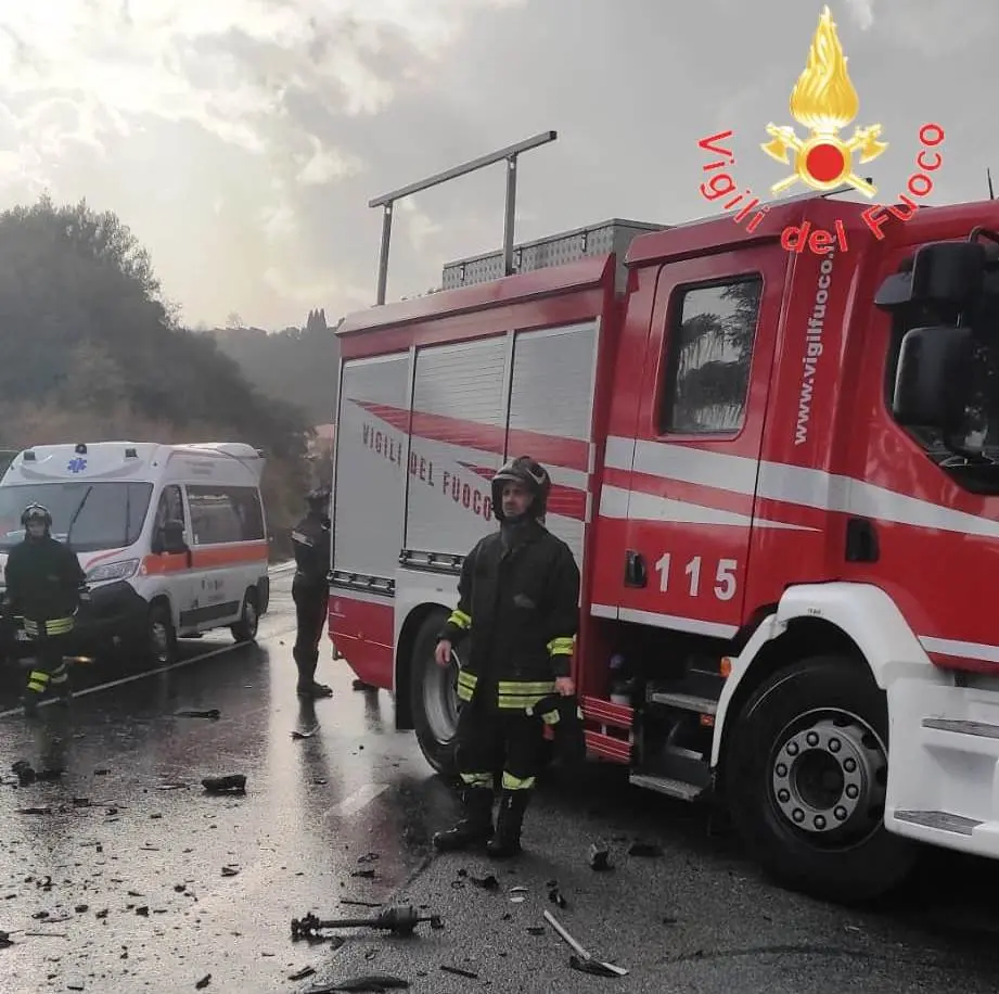 Incidente stradale sulla SS106 Taranto-Reggio Calabria: 4 morti