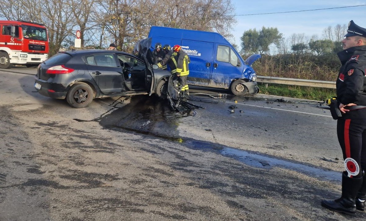 incidente san costantino calabro auto