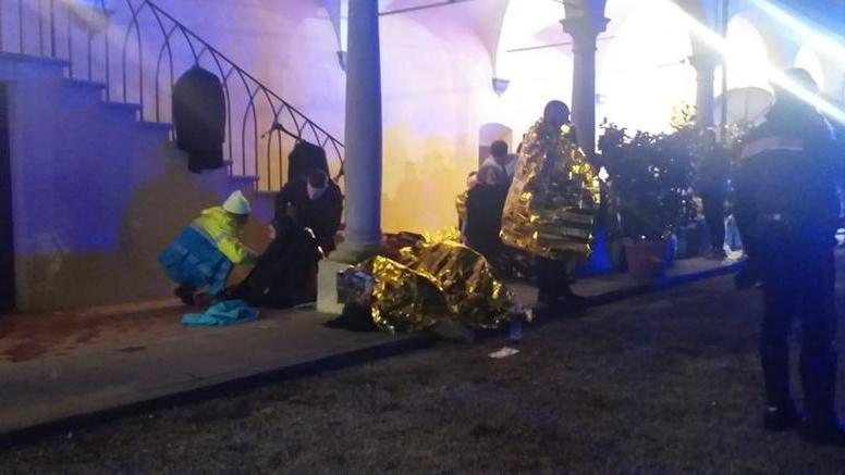 pistoia crolla tetto matrimonio