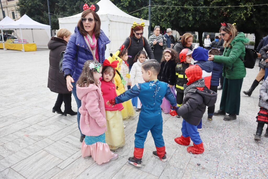 Carnevale bambini da Duomo a Piazza Italia