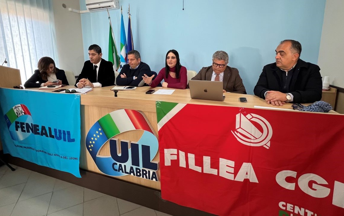 Conferenza stampa uil cgil lamezia terme