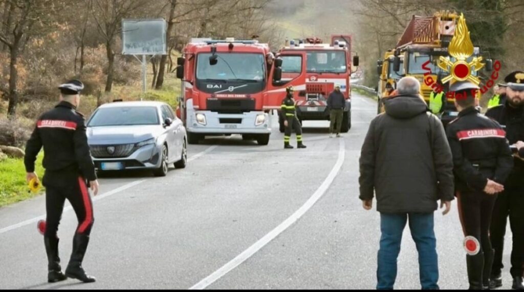Incidente Potenza: bus con 40 studenti fuori strada