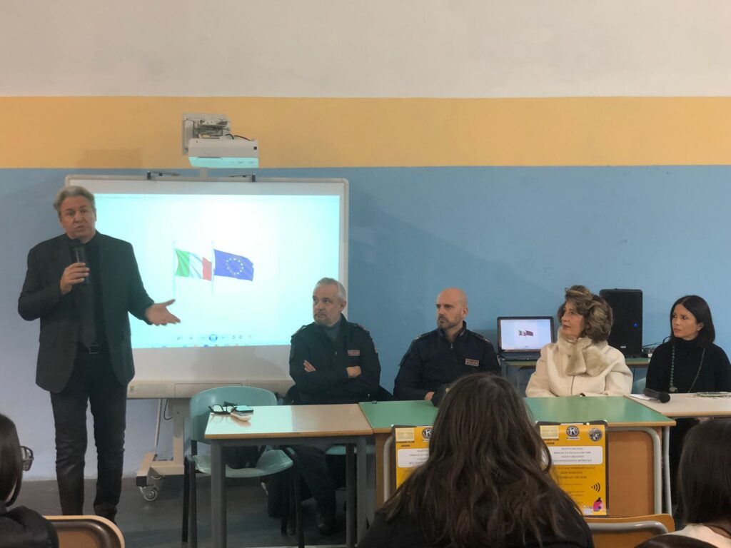 Kiwanis Club contro il cyberbullismo al Liceo Gullì