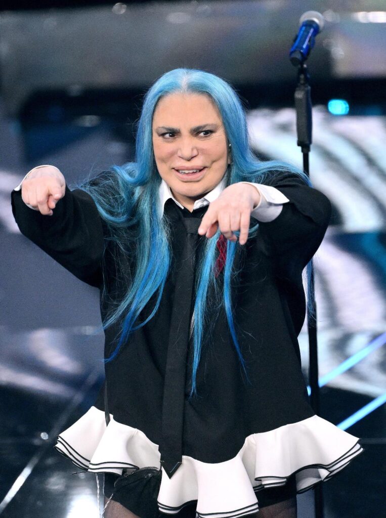 Loredana Berté a Sanremo 2024 canta il brano Pazza