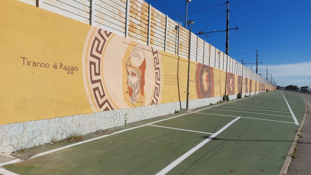 Parcheggi davanti al Parco Lineare Sud