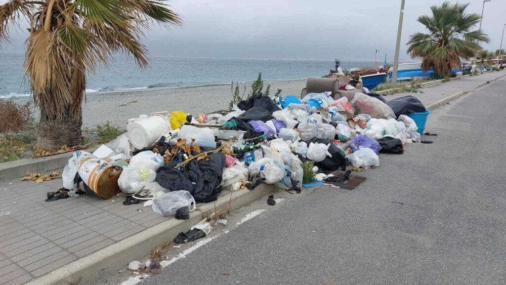 Spazzatura al Parco Lineare Sud