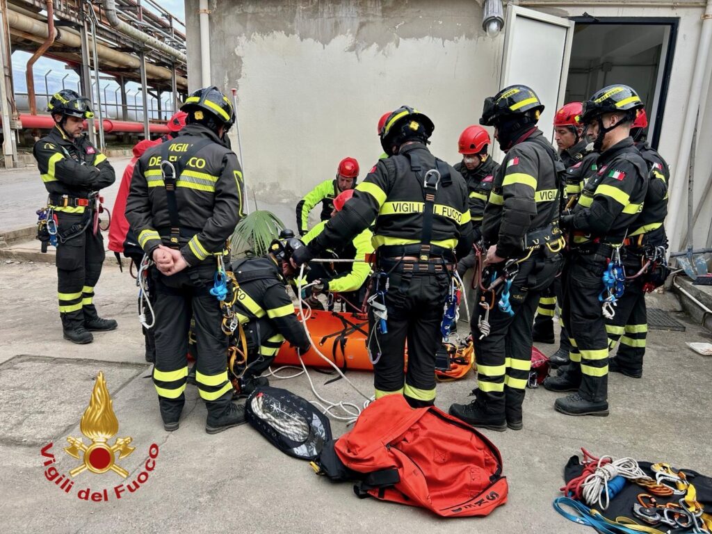 esercitazione vigili fuoco messina