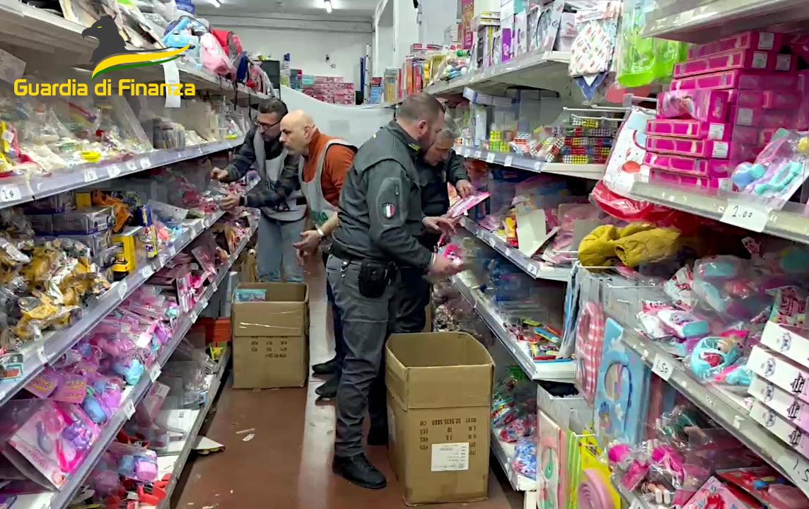 sequestro giocattoli guardia di finanza