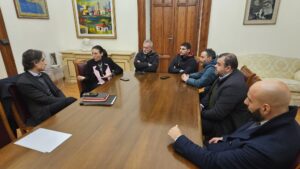 tavolo confronto reggio - villa