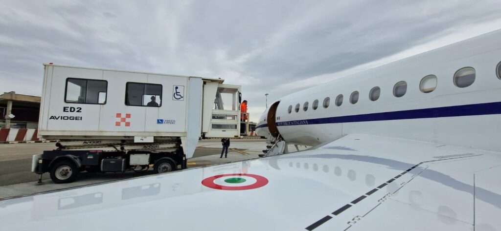volo aeronautica militare da lamezia a roma