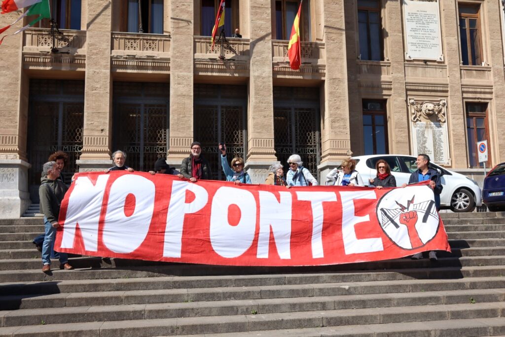 Commissione Ponte sullo Stretto a Messina Commissione Ponte sullo Stretto a Messina No Ponte presenti